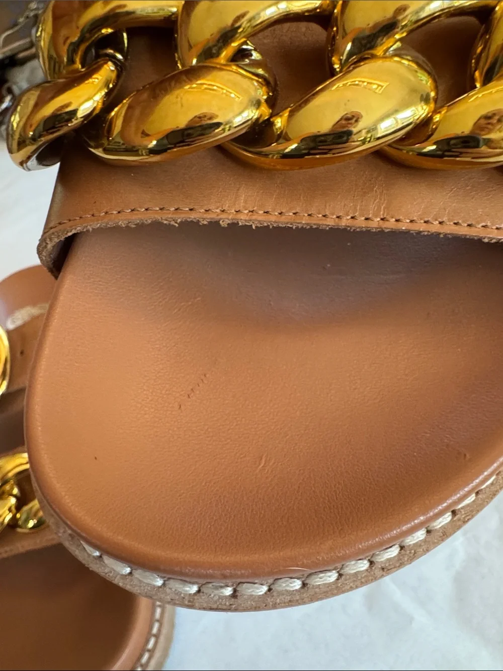 Vince Camuto Kennedys leather Sandals with gold accent Chain & Buckle 7